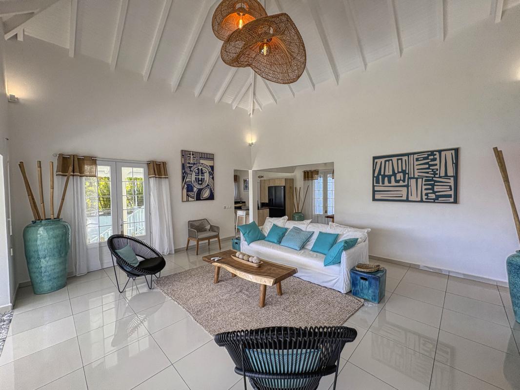 Location villa piscine Bouillante Guadeloupe_Séjour vue mer