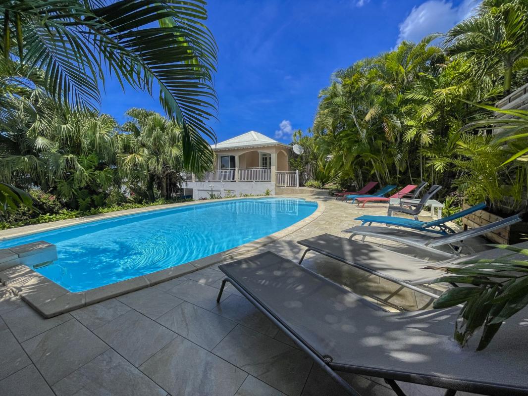 Location villa Corossol 3 chambres avec piscine et vue mer à Deshaies