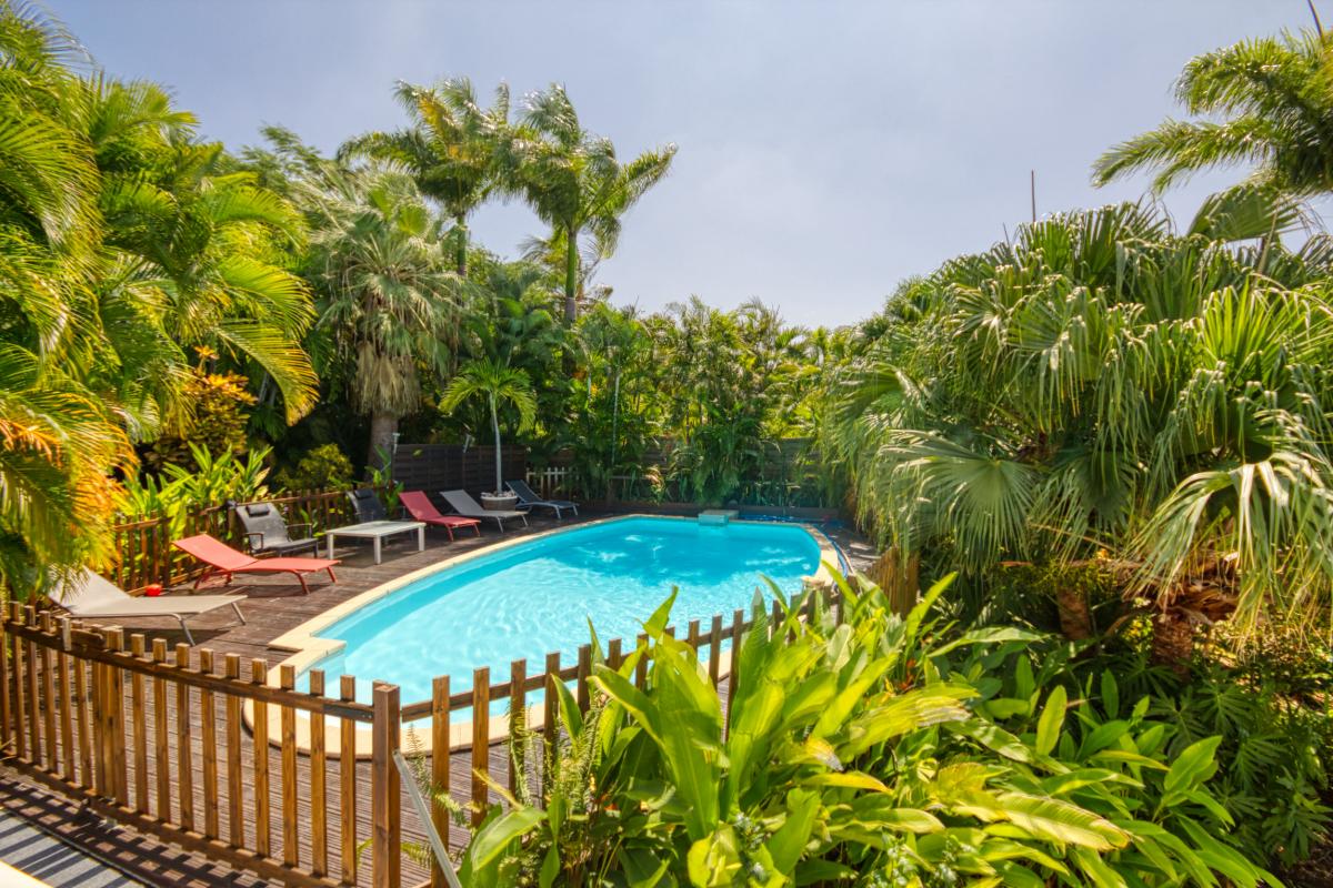 Location villa Corossol 3 chambres avec piscine et vue mer à Deshaies