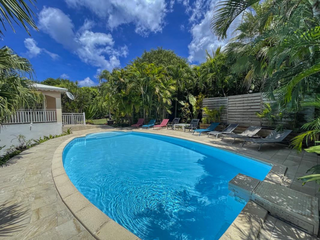 Location villa Corossol 3 chambres avec piscine et vue mer à Deshaies