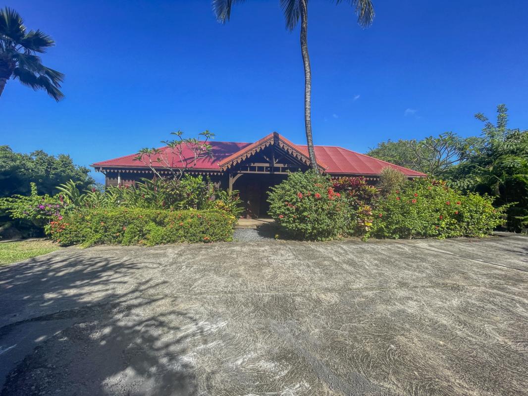Location villa avec piscine Desahies Guadeloupe_ Entrée