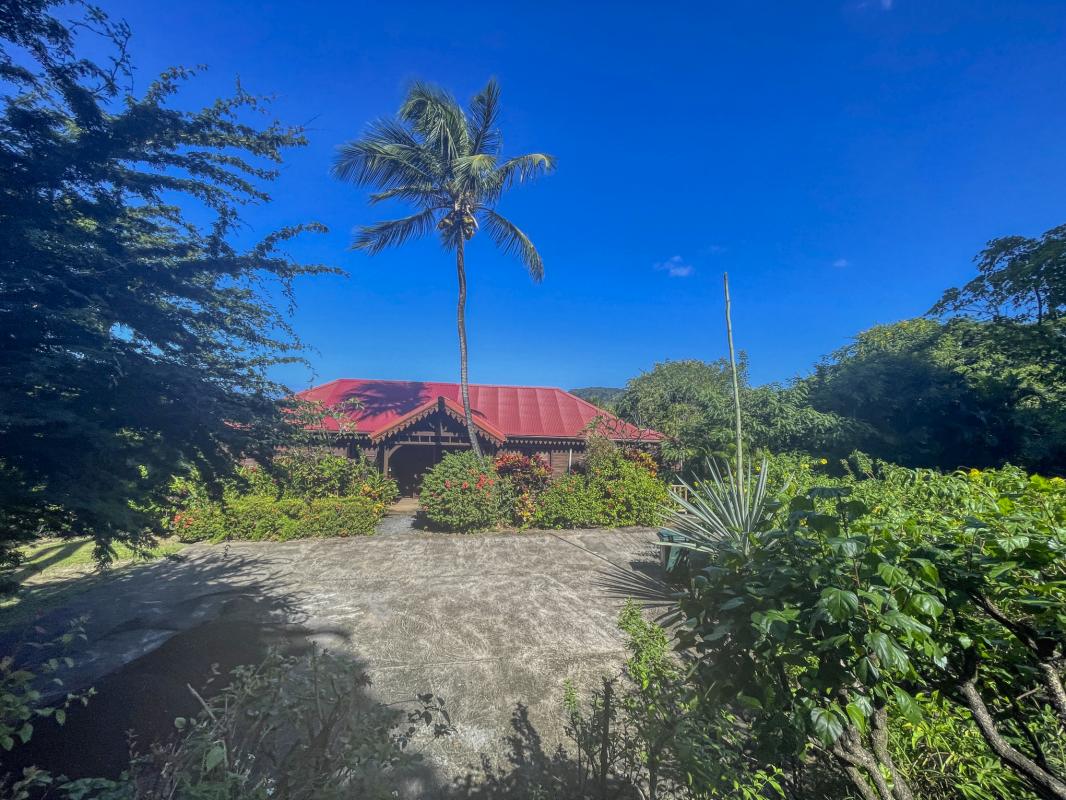 Location villa avec piscine Desahies Guadeloupe_ Entrée