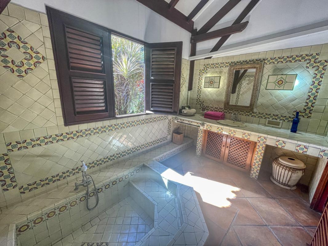Location villa avec piscine Desahies Guadeloupe_ Salle de bain 
