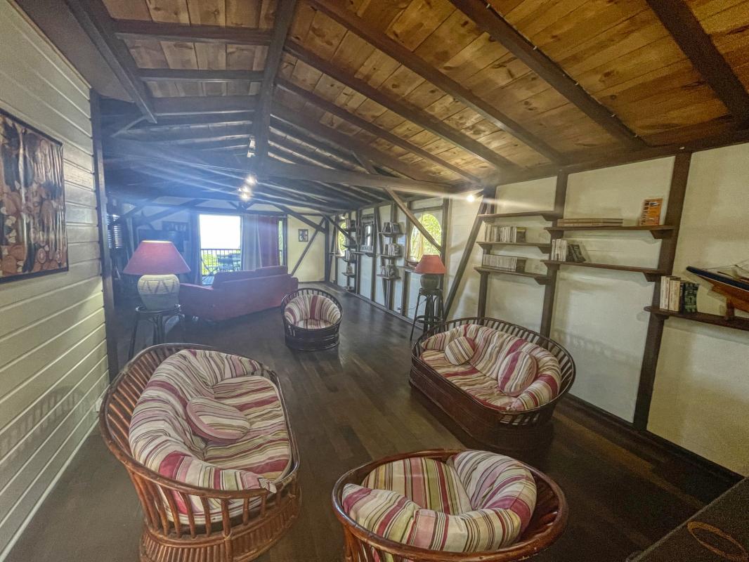 Location villa avec piscine Desahies Guadeloupe_ Salon 
