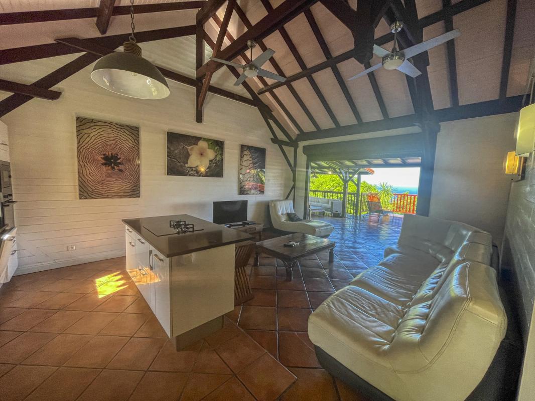 Location villa avec piscine Desahies Guadeloupe_ Salon 
