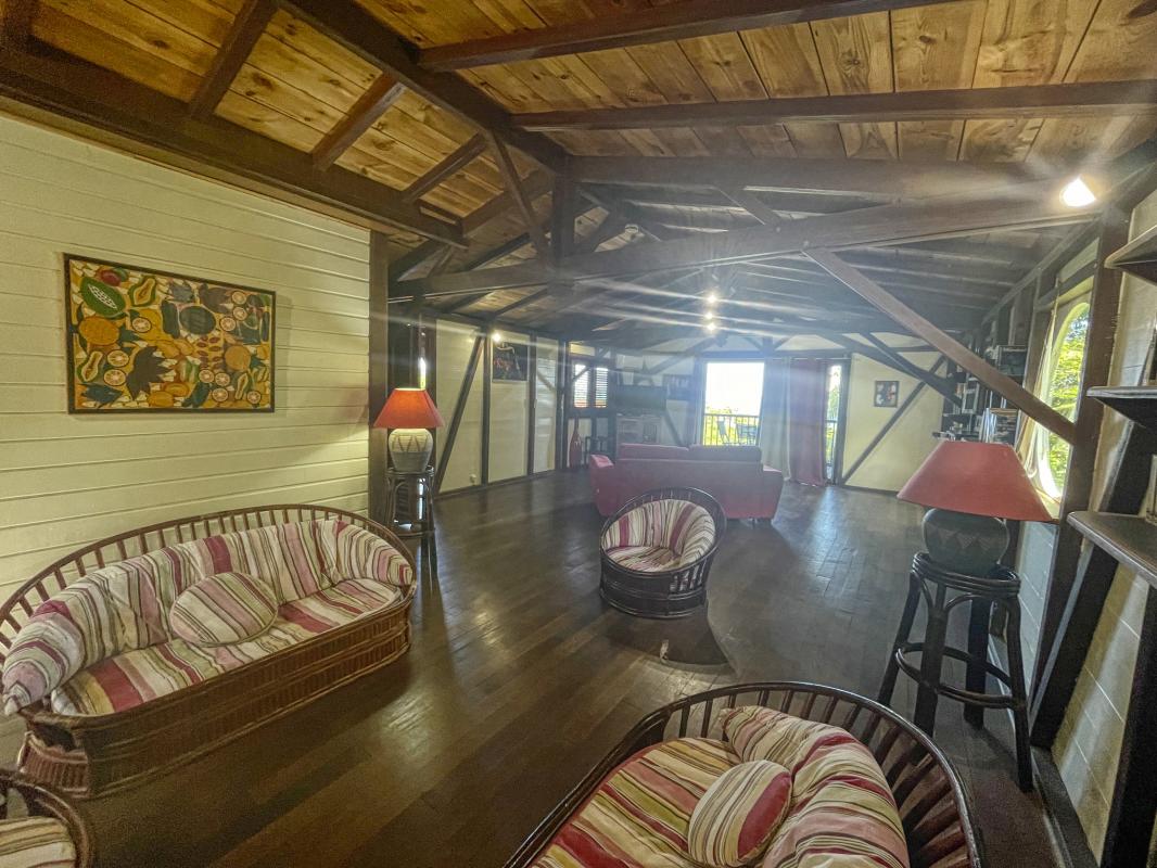 Location villa avec piscine Desahies Guadeloupe_ Salon 