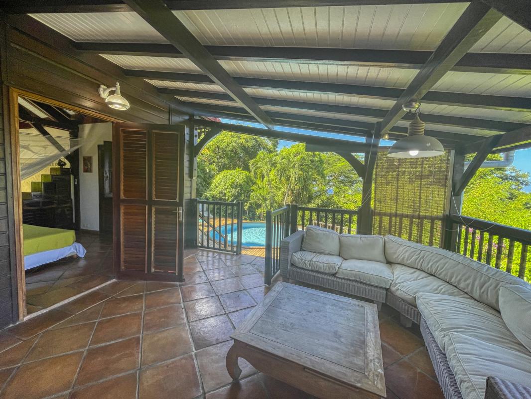 Location villa avec piscine Desahies Guadeloupe_ Terrasse