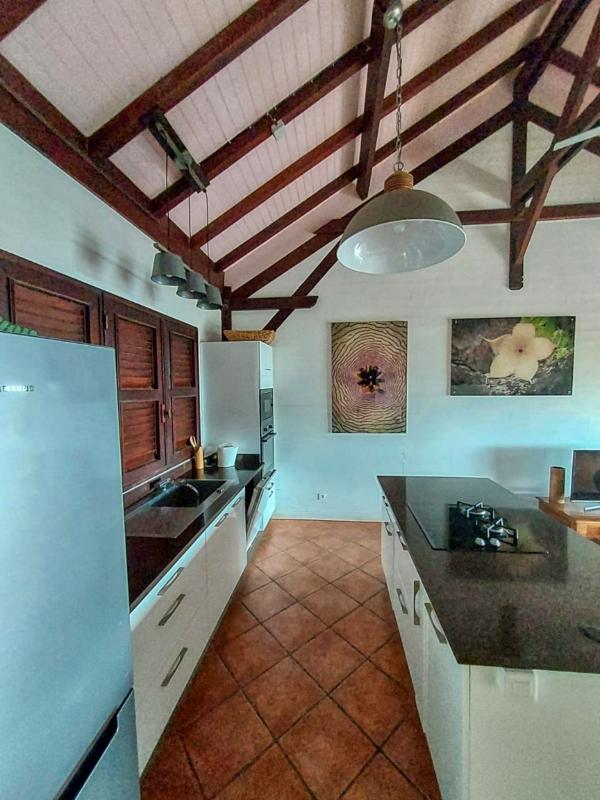 Location villa coluche pour 11 personnes avec vue mer dans jardin botanique deshaies guadeloupe