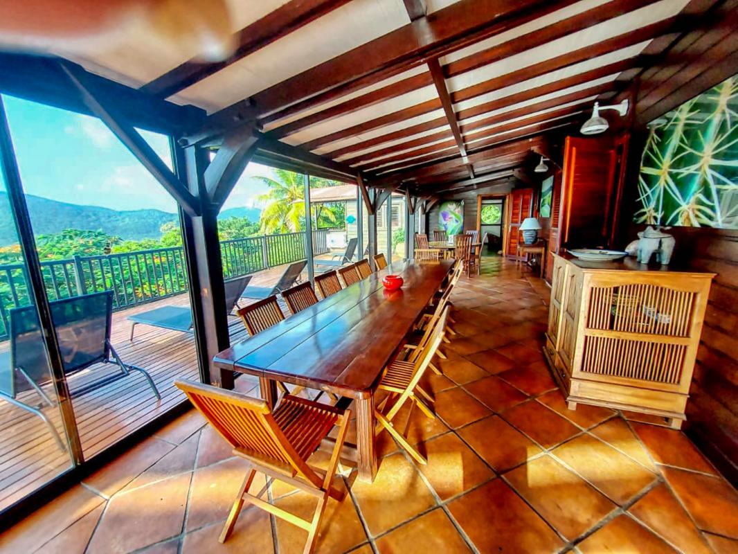 Location villa coluche pour 11 personnes avec vue mer dans jardin botanique deshaies guadeloupe