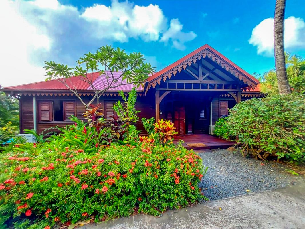 Location villa coluche pour 11 personnes avec vue mer dans jardin botanique deshaies guadeloupe