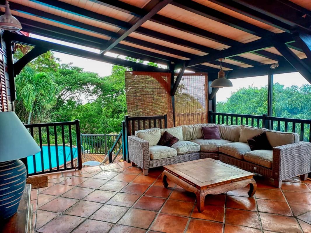 Location villa coluche pour 11 personnes avec vue mer dans jardin botanique deshaies guadeloupe