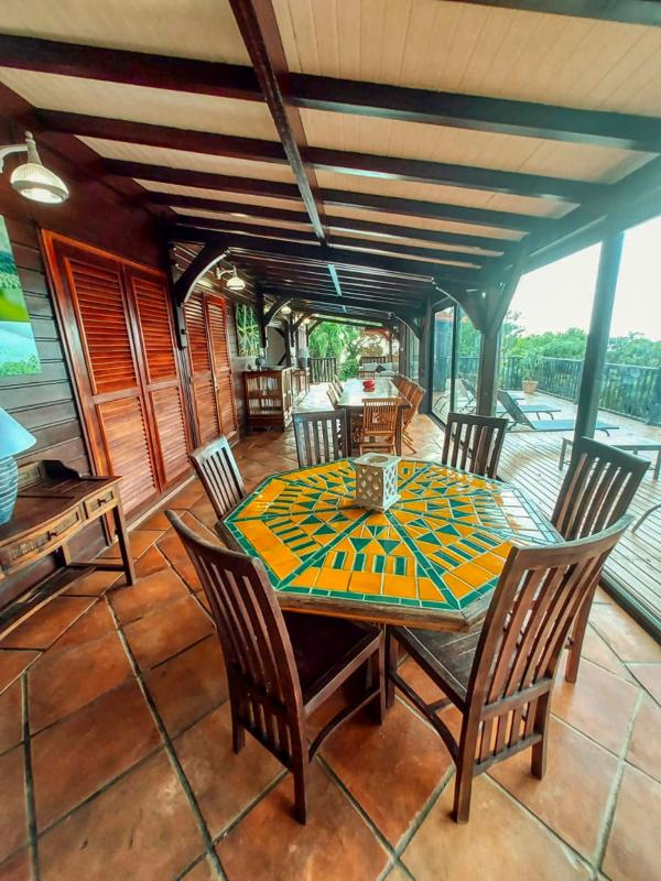 Location villa coluche pour 11 personnes avec vue mer dans jardin botanique deshaies guadeloupe