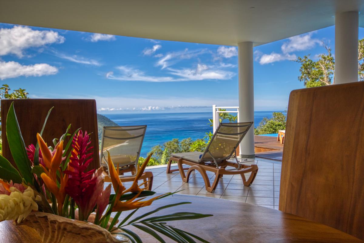 Location villa 3 chambres 6 personnes Deshaies Guadeloupe avec piscine et vue mer extraordinaire