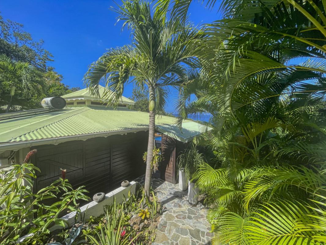Location villa avec piscine Deshaies Guadeloupe_ Entrée