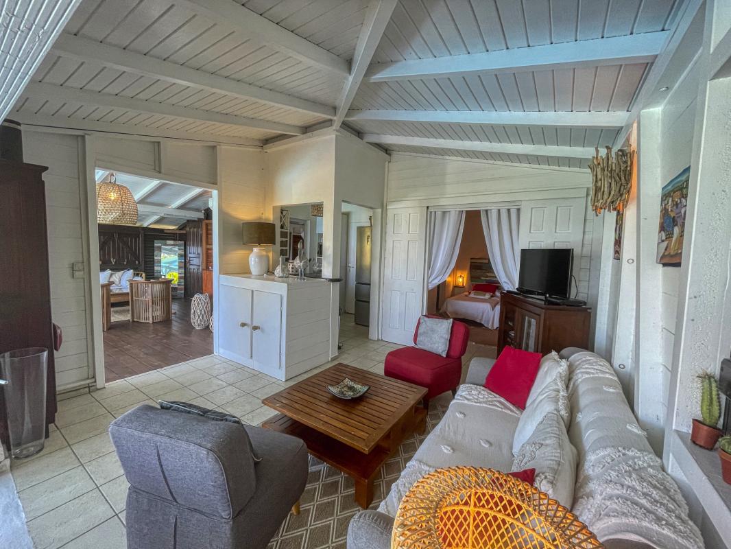 Location villa avec piscine Deshaies Guadeloupe_ Salon 