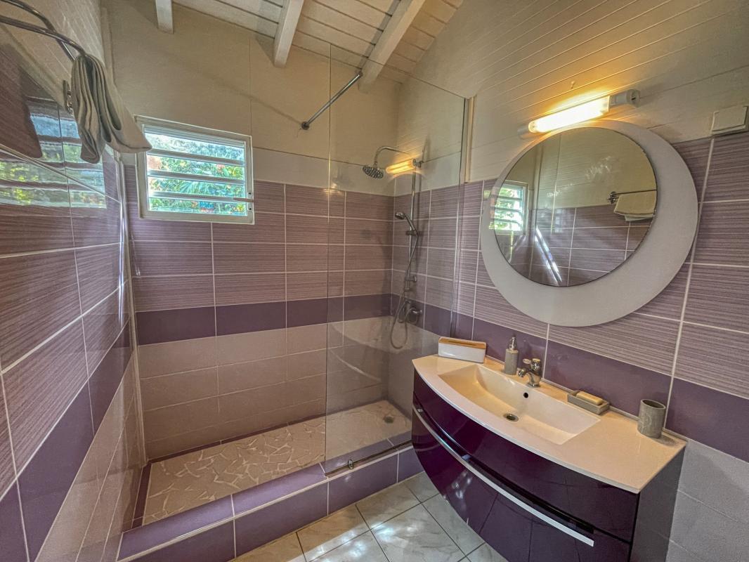 Location Villa 6 personnes Deshaies Guadeloupe-salle de douche