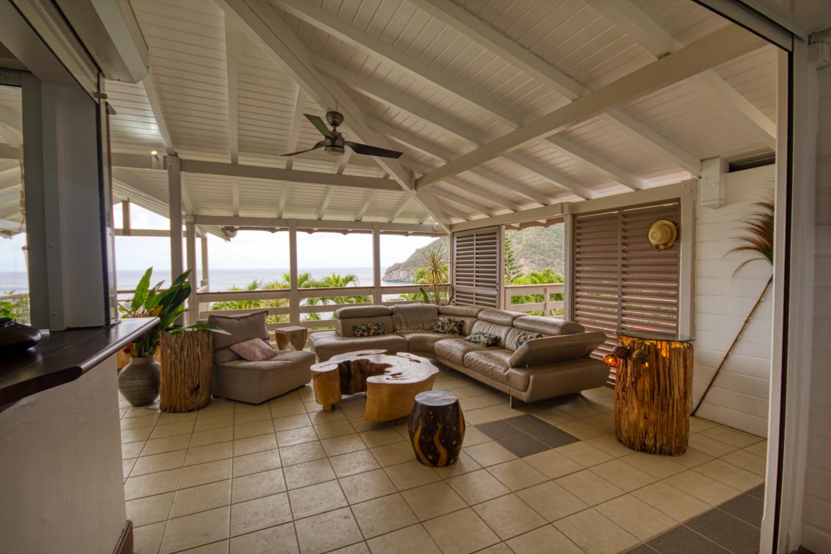 Location villa de luxe et vue mer 5 chambres pour 12 personnes avec piscine à Deshaies en Guadeloupe 