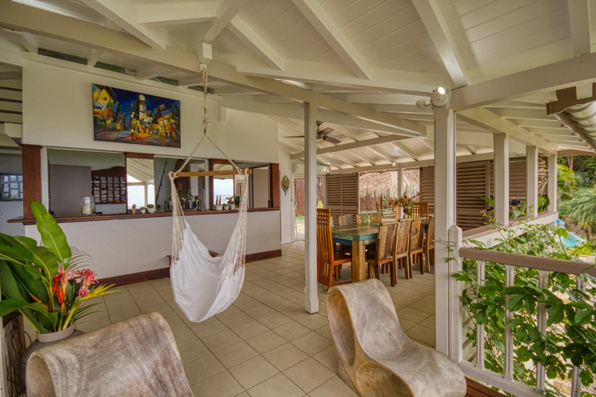 Location villa de luxe et vue mer 5 chambres pour 12 personnes avec piscine à Deshaies en Guadeloupe 