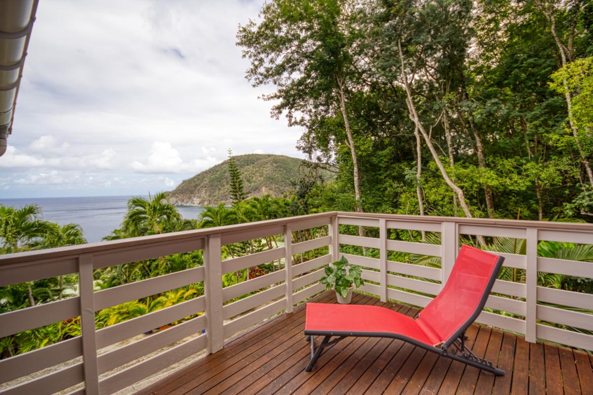 Location villa de luxe et vue mer 5 chambres pour 12 personnes avec piscine à Deshaies en Guadeloupe 