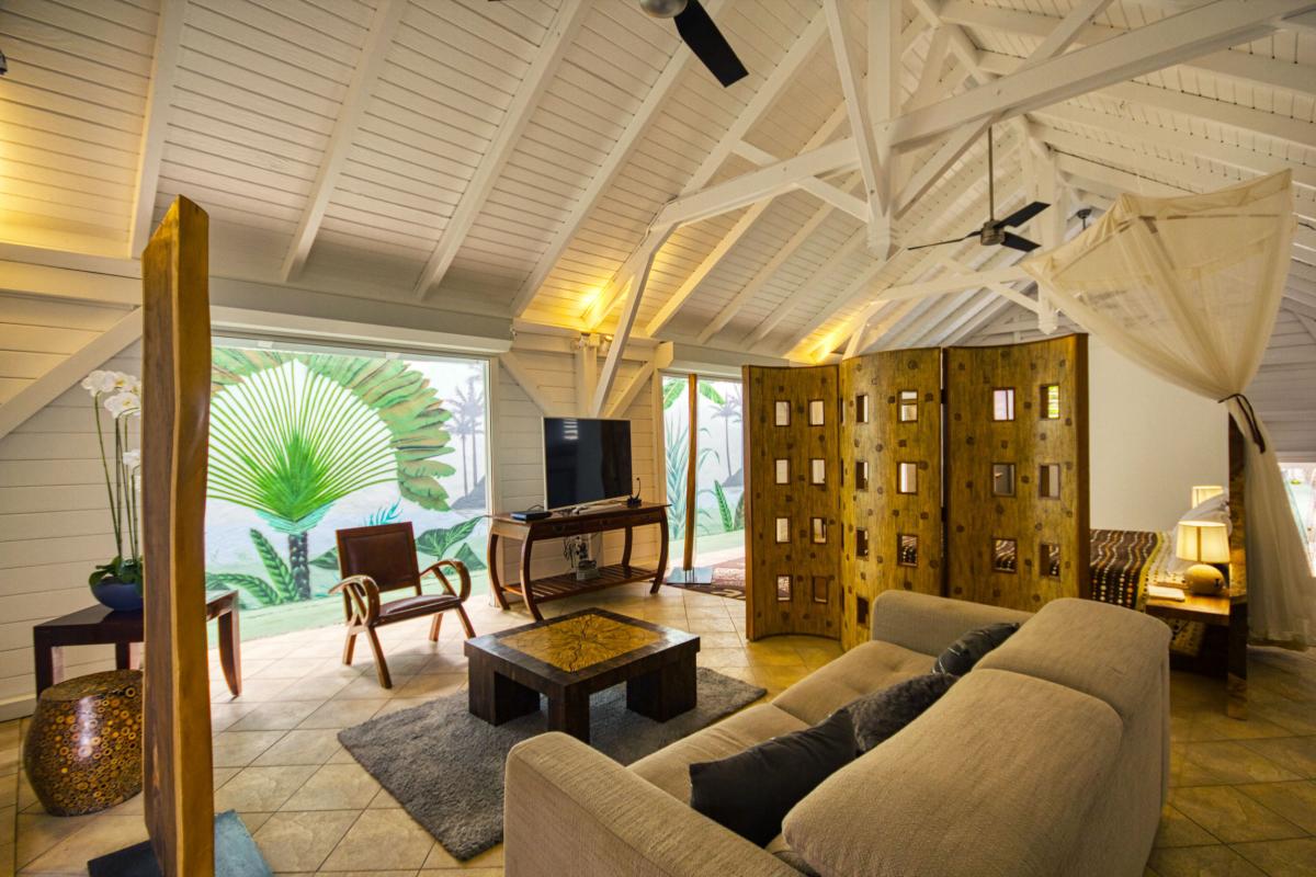 Location villa de luxe et vue mer 5 chambres pour 12 personnes avec piscine à Deshaies en Guadeloupe 