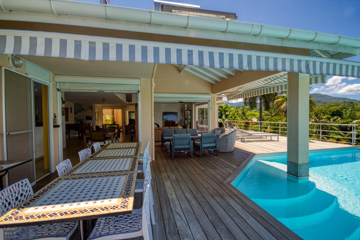 Rental prestigious villa sea view - the saloon