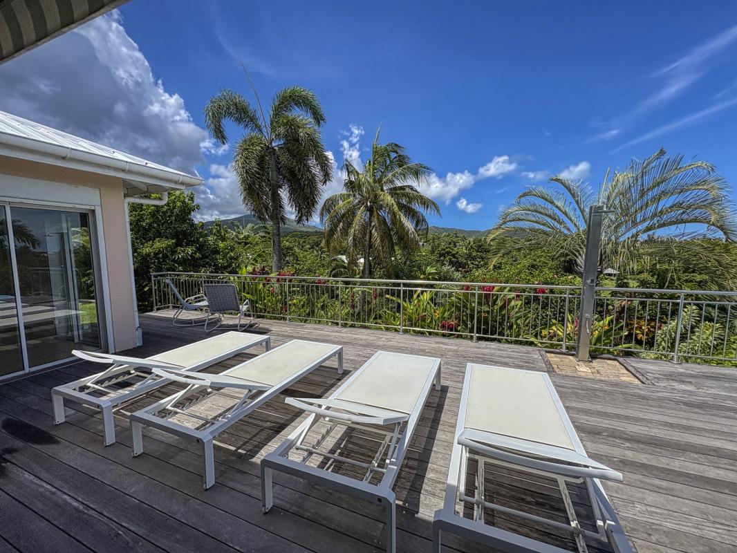 Location villa de standing vue mer à Deshaies proximité plage pour 12 personnes