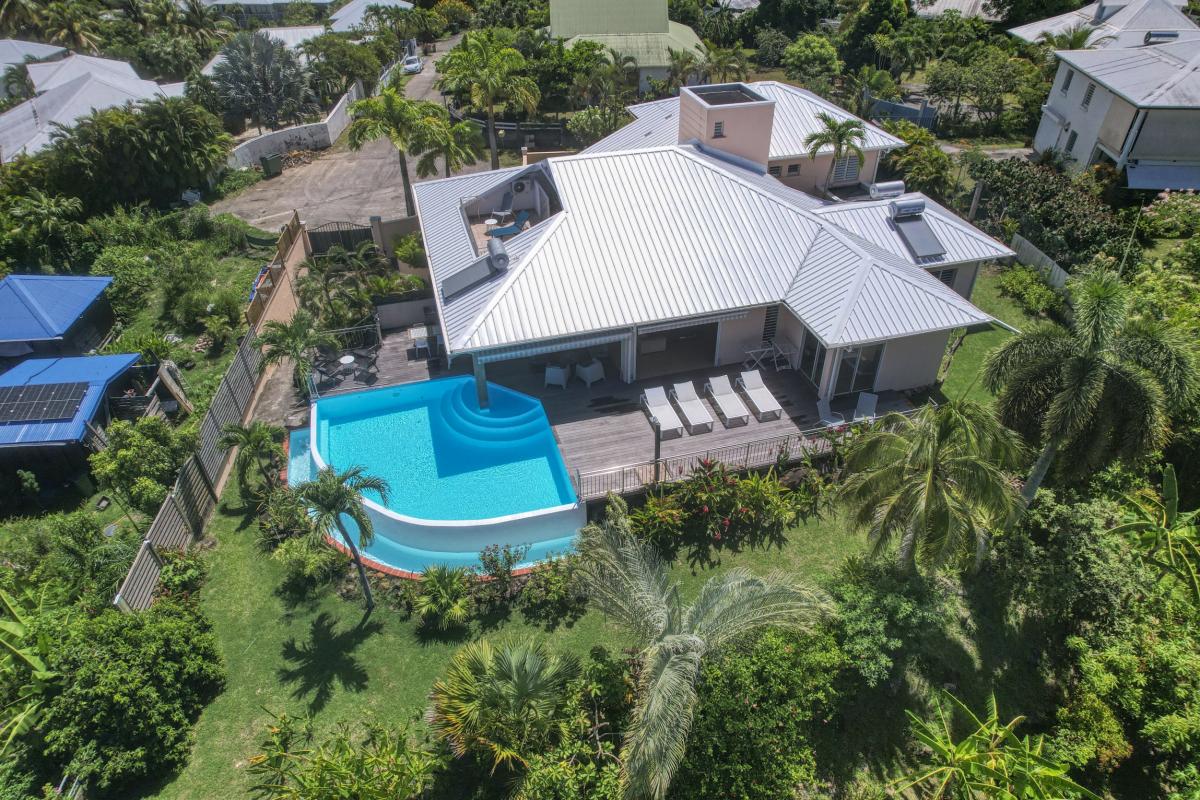 Location villa de standing vue mer à Deshaies proximité plage pour 12 personnes