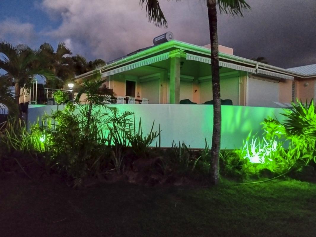  Location villa de standing vue mer à Deshaies proximité plage pour 12 personnes