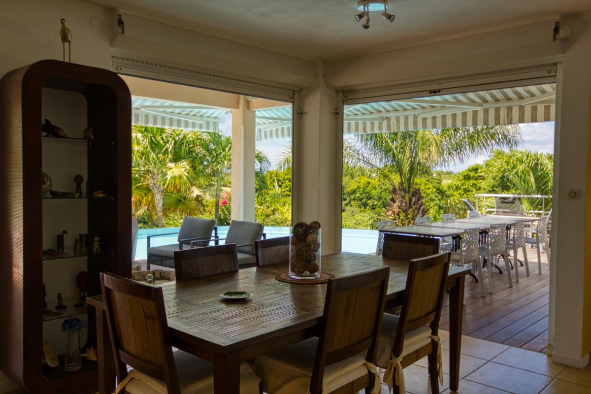 Rental prestigious villa sea view - the saloon