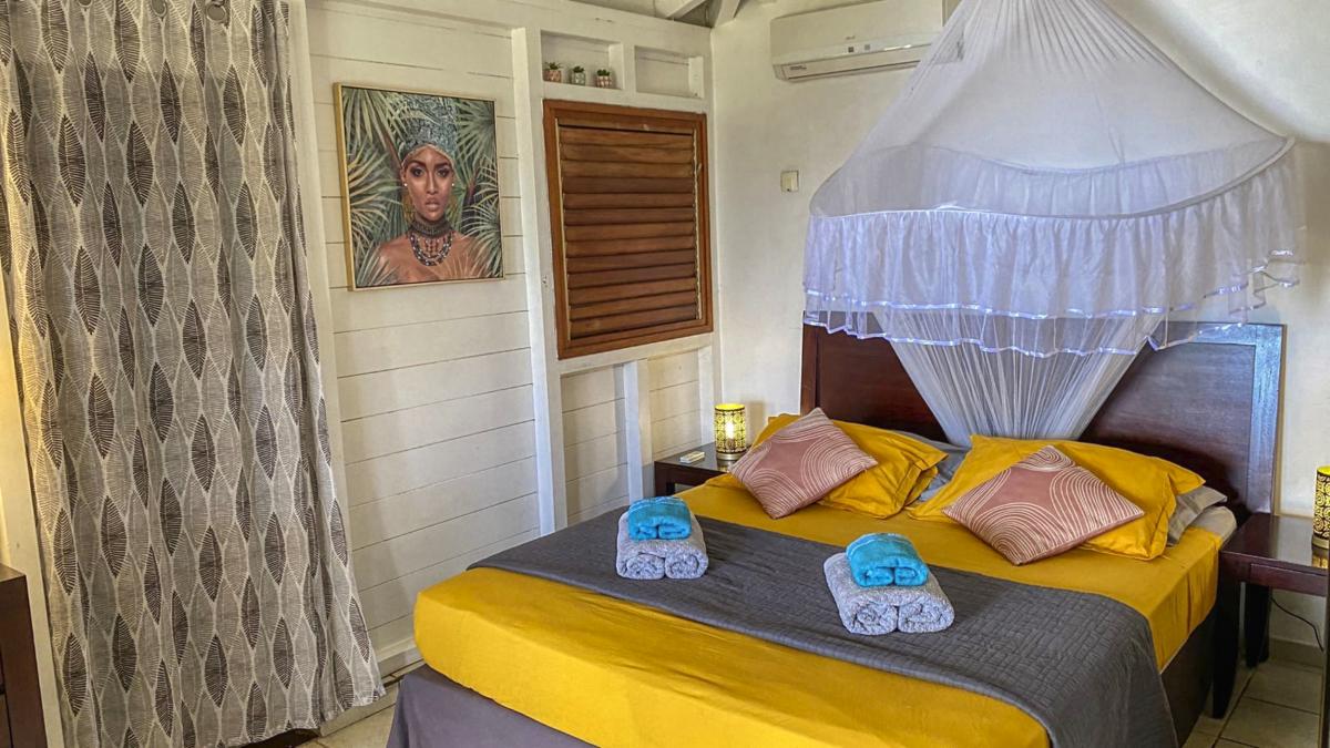 A louer villa Deshaies Guadeloupe Chambre parentale