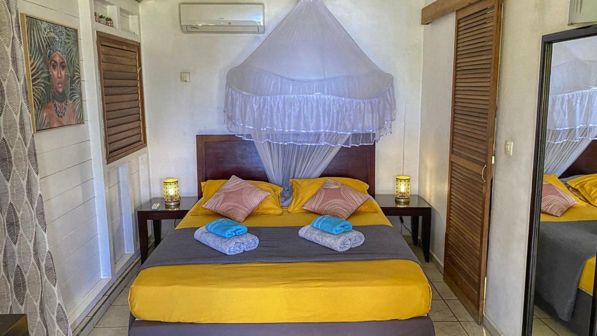 A louer villa Deshaies Guadeloupe Chambre parentale