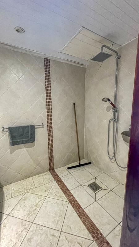 A louer villa Deshaies Guadeloupe - Salle de douche