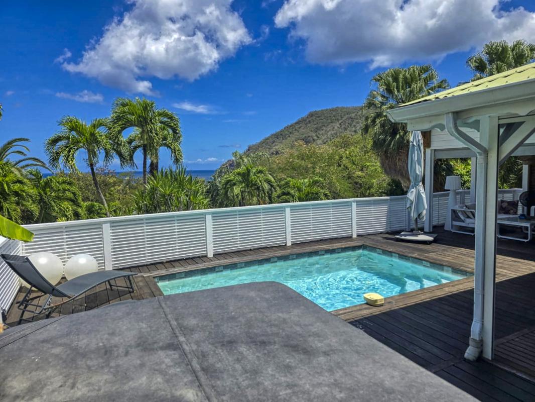 Location-Villa-3-chambres-Deshaies-Guadeloupe-jacuzzi