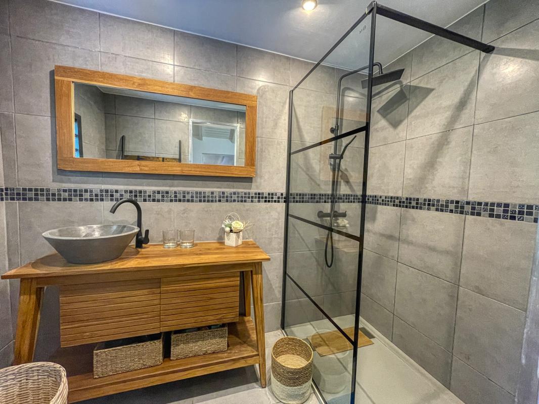 Location Villa 3 chambres Deshaies Guadeloupe-salle de douche