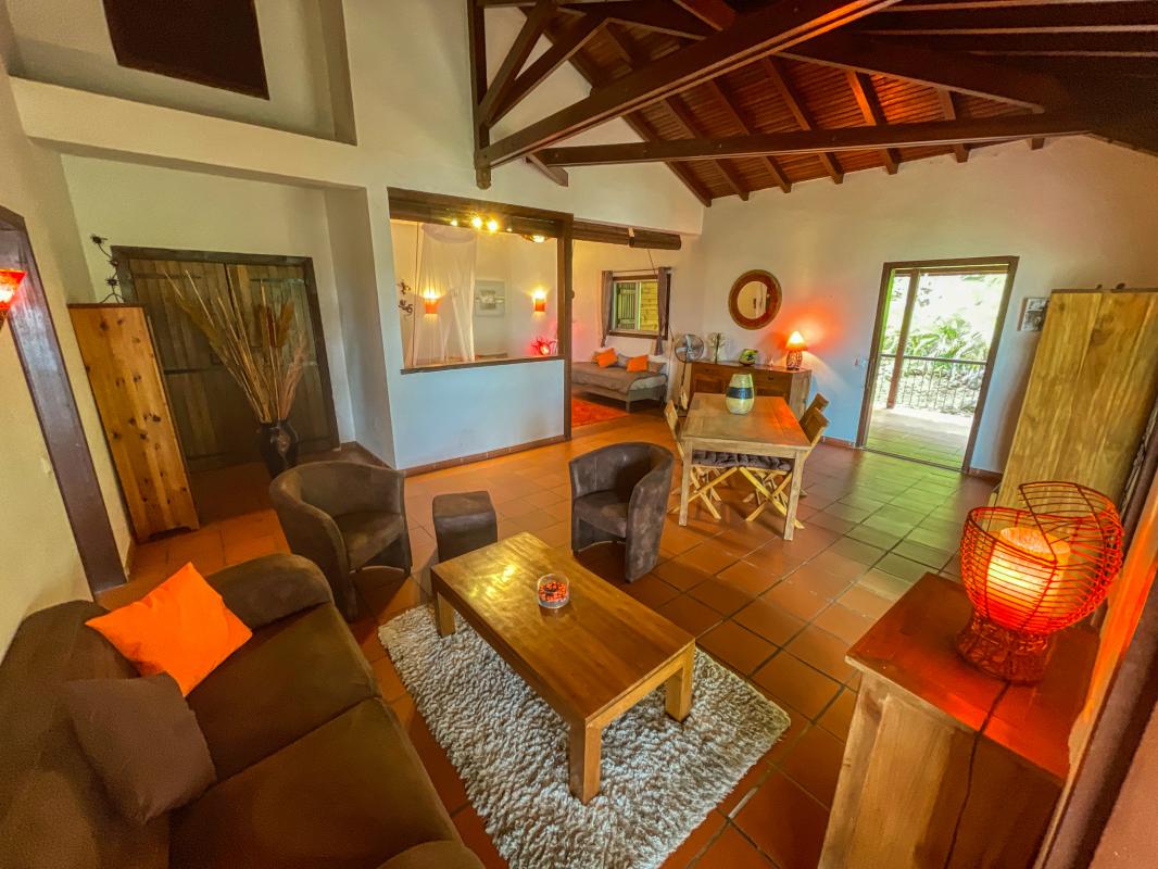 Location villa 2 chambres 6 personnes vue mer à Deshaies en Guadeloupe Jardin des Colibris