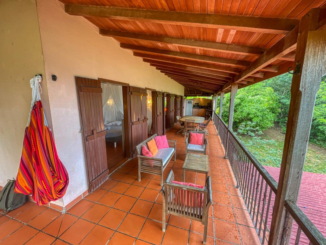 Location villa 2 chambres 6 personnes vue mer à Deshaies en Guadeloupe Jardin des Colibris