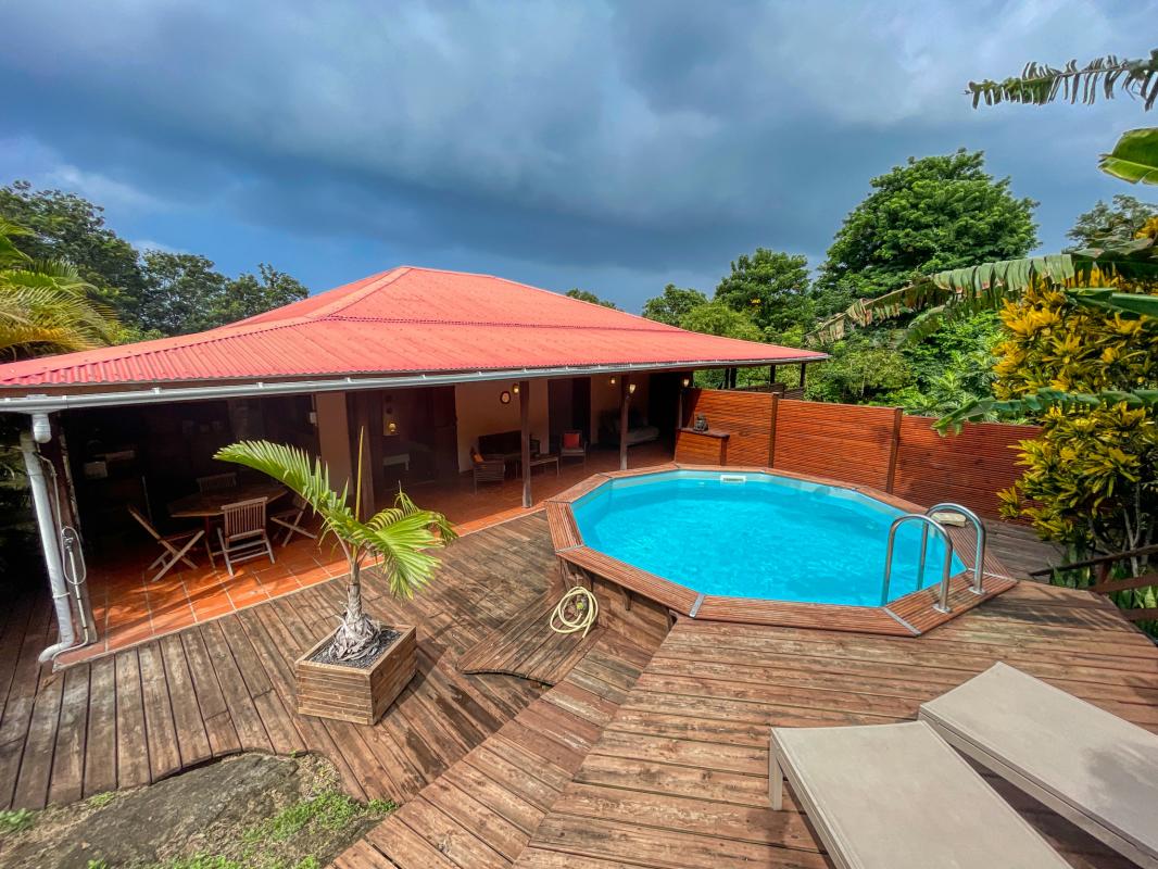 Location villa 2 chambres 4 personnes avec piscine à Deshaies en Guadeloupe Jardin des Colibris