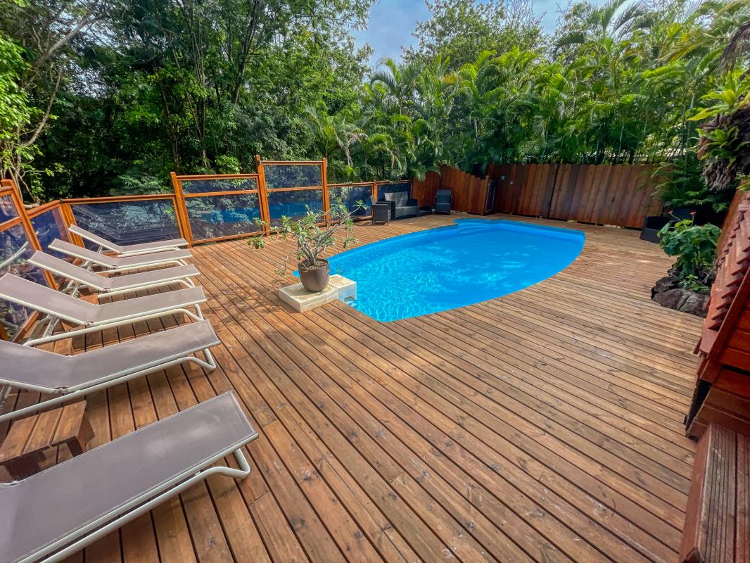 Location villa 2 chambres 4 personnes avec piscine à Deshaies en Guadeloupe Jardin des Colibris