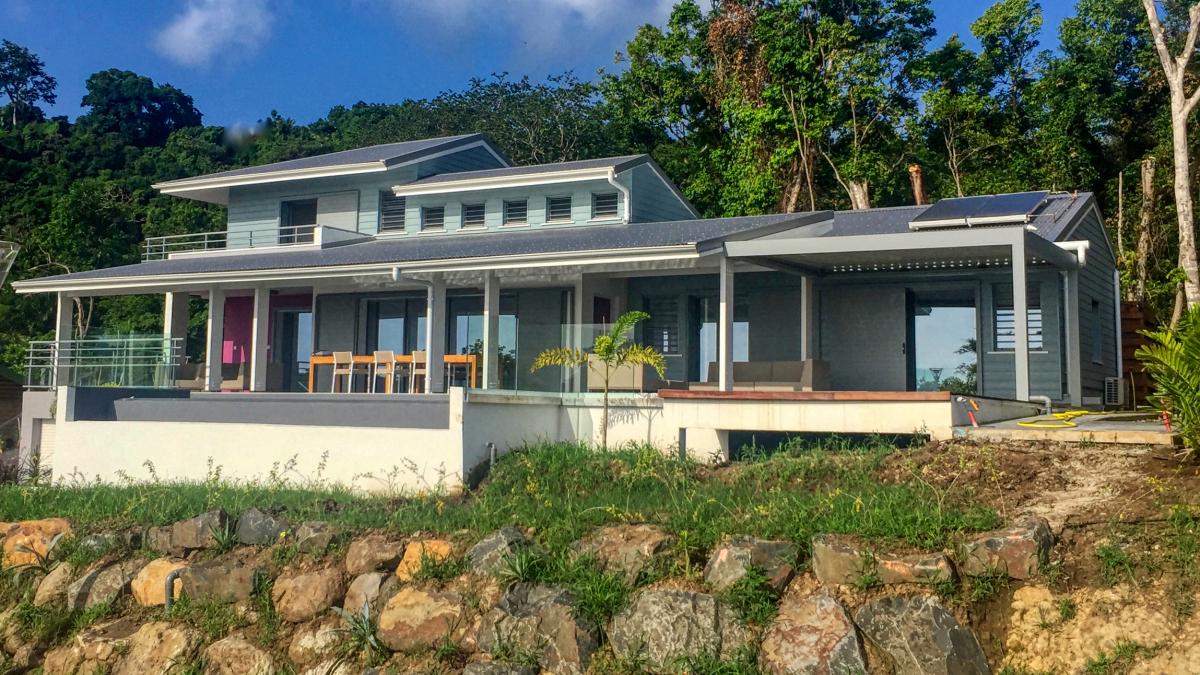 Villa for rent in Guadeloupe swimming pool and sea view - Overview