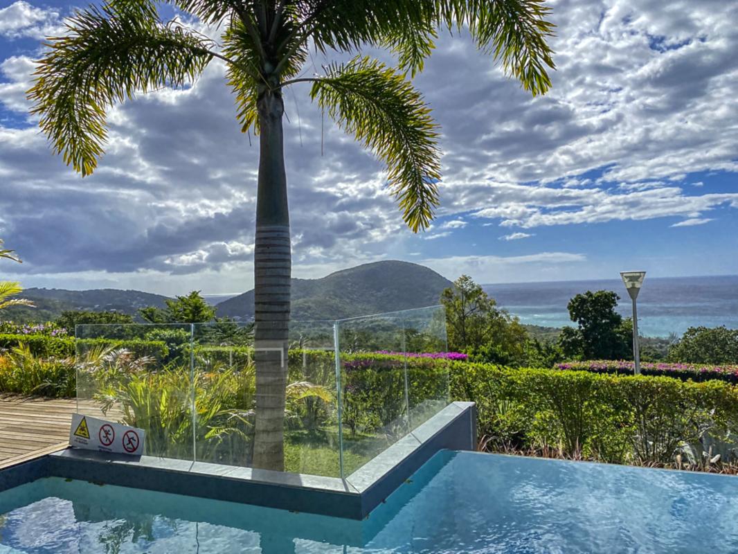 Villa à louer en Guadeloupe piscine et vue sur la mer - vue mer