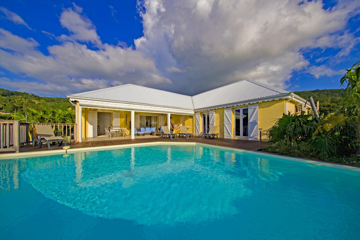 Guadeloupe à Deshaies, location villa avec piscine et vue mer pour 6 personnes