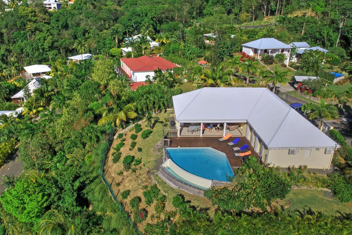 Guadeloupe à Deshaies, location villa avec piscine et vue mer pour 6 personnes