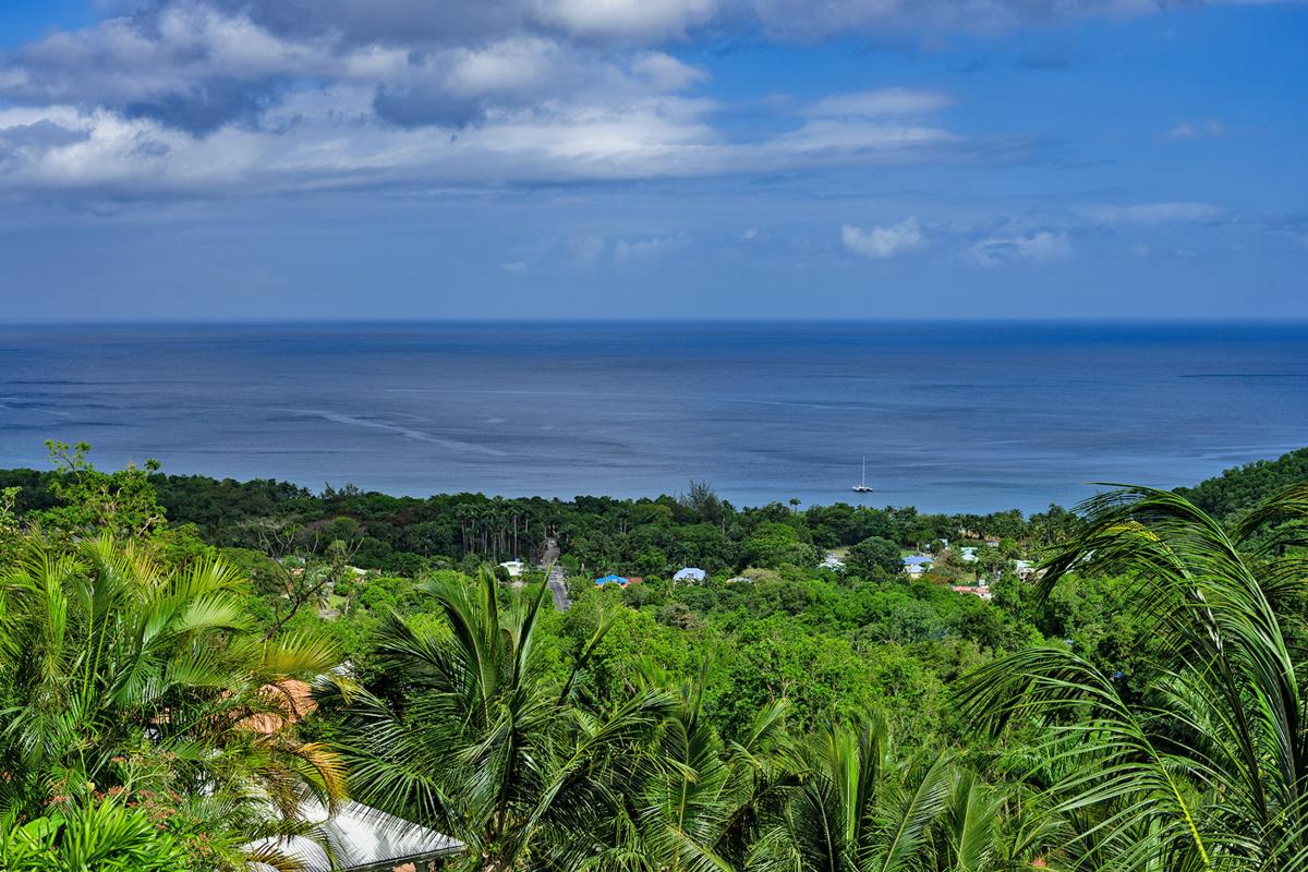 Guadeloupe à Deshaies, location villa avec piscine et vue mer pour 6 personnes