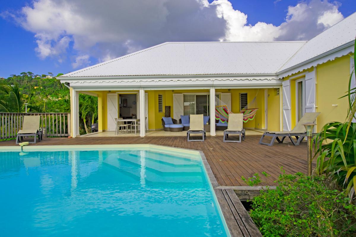 Guadeloupe à Deshaies, location villa avec piscine et vue mer pour 6 personnes