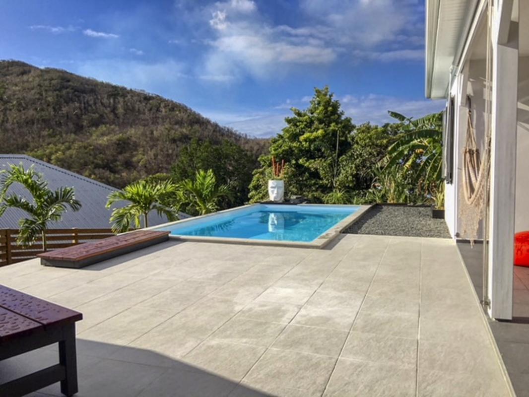 Location-villa-piscine-Deshaies-Guadeloupe_ terrasse