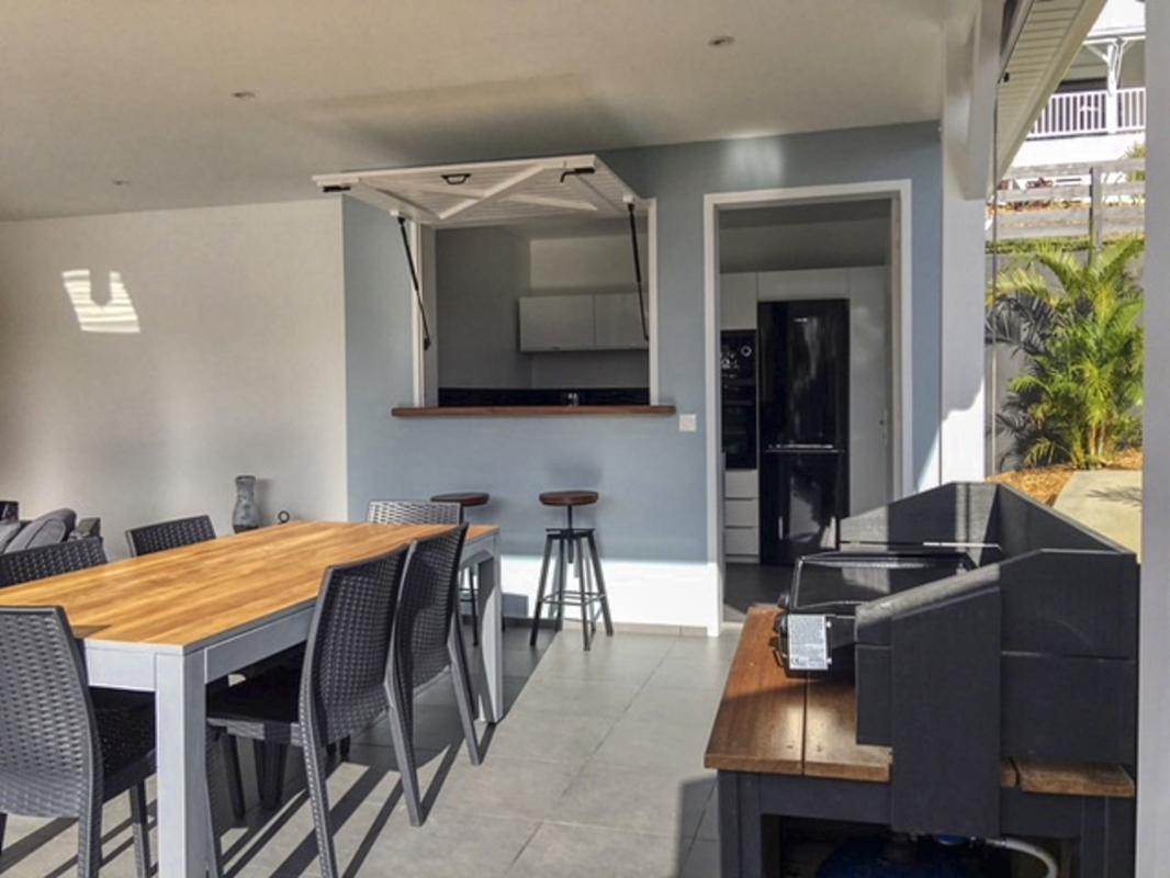 Location-villa-piscine-Deshaies-Guadeloupe_ terrasse
