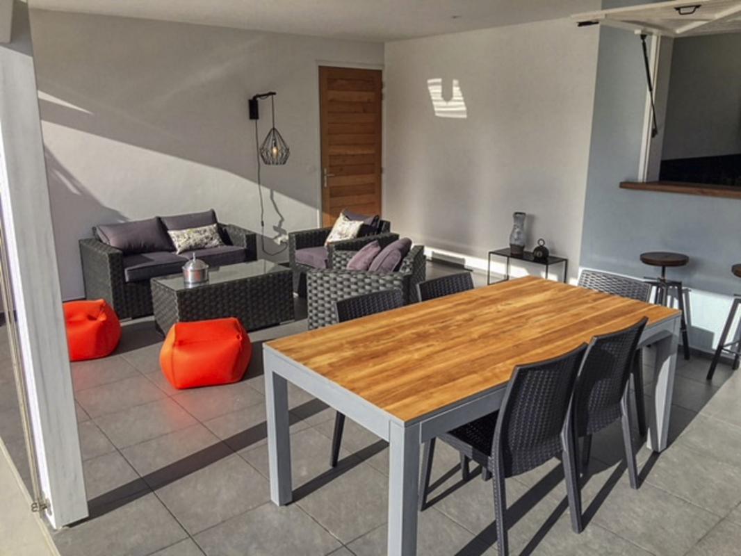 Location-villa-piscine-Deshaies-Guadeloupe_ terrasse