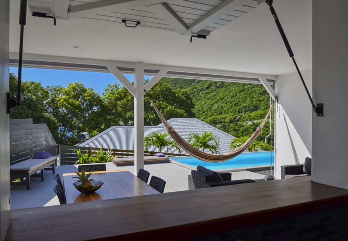 Location-villa-piscine-Deshaies-Guadeloupe_ terrasse
