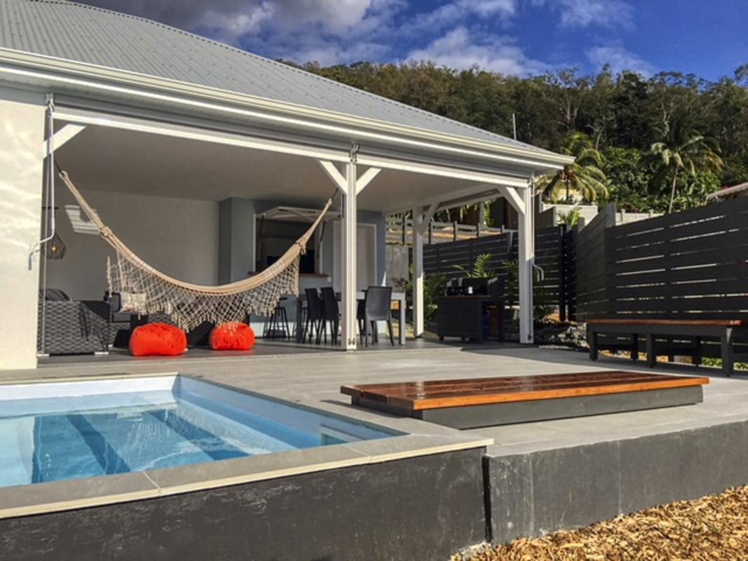 Location villa piscine Deshaies Guadeloupe_piscine