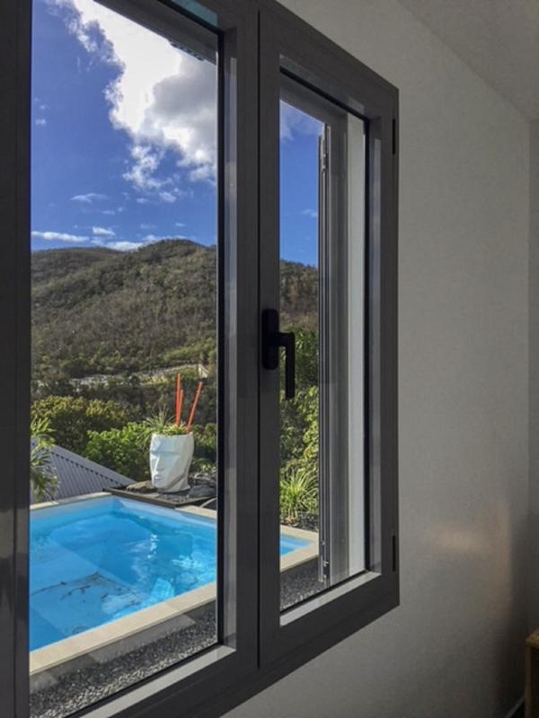 Location villa piscine Deshaies Guadeloupe_vue chambre 2
